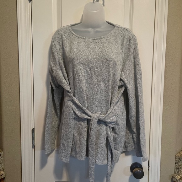 Sweaters - Gray and black sweater with tie around waist size 16